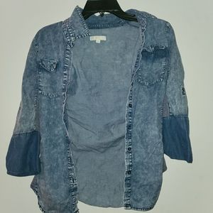Denim Juniors size small Sl Button Up Fitted Shirt